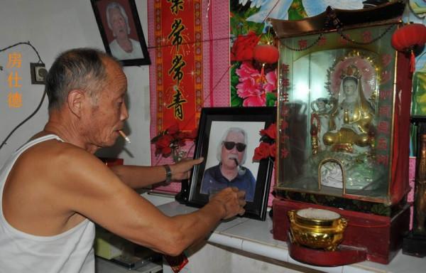 成龍同父異母的大哥：10歲被父親拋棄，73歲才見到成龍第一面