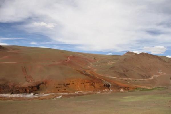 大自然的紅色戀曲 礦晶色彩的秘密 大自然的紅色戀曲 礦晶色彩的秘密