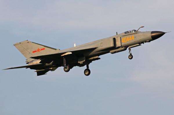 中國空軍獨苗殲8戰機，雷達效能不輸蘇27，高空偵察至今無法替代