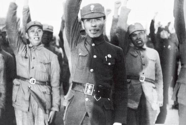 上海解放，一“農婦”寫信給陳毅，才知：“八百壯士”竟尚在人間