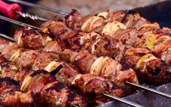 一天三頓小燒烤？愛吃烤串的小姐妹，你研究過它們的熱量沒？