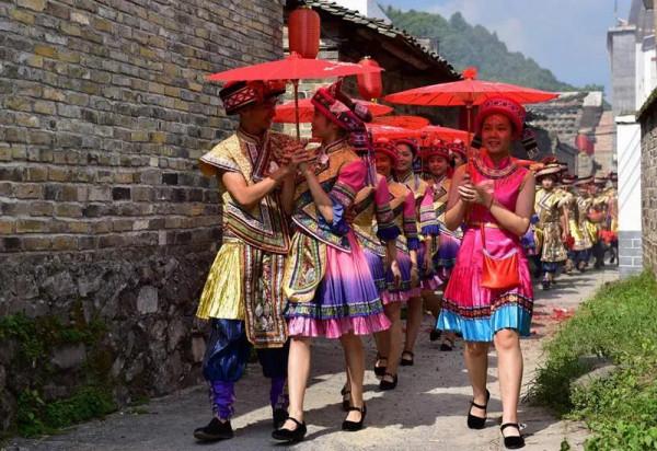 五音不全的咋辦咯!仫佬族婚嫁習俗(少數民族版) 五音不全的咋辦咯!仫佬族婚嫁習俗(少數民族版)