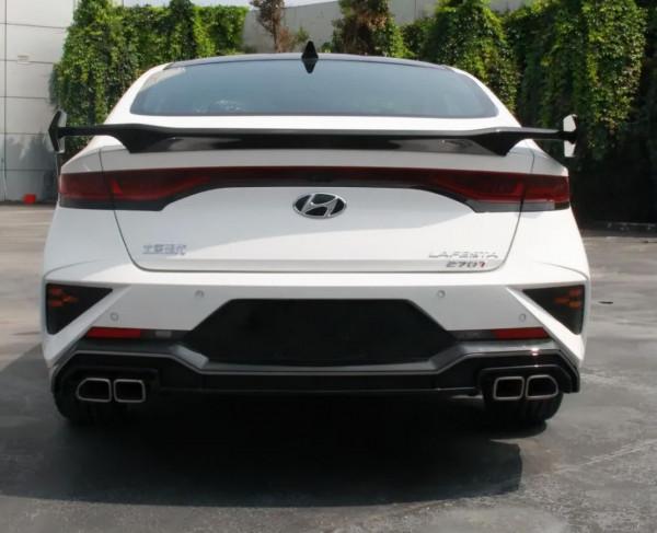 大尾翼+真排氣，年輕人專屬的運動家轎，10萬出頭就能買