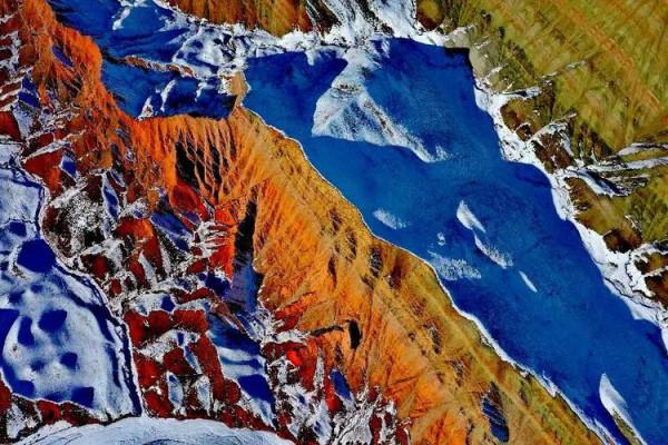 雪映丹霞，是夢境，也是仙境