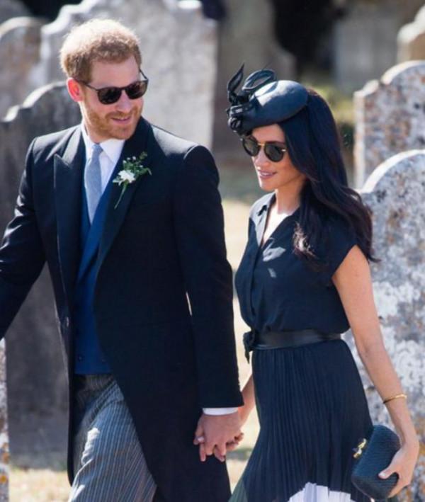 查爾斯深陷輿論哈里還要落井下石，女王贊同讓他和梅根“閉嘴”