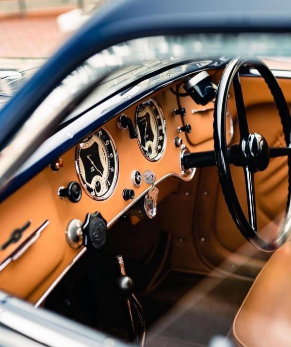 輪上藝術品！1938 阿爾法羅密歐 8C 2900B