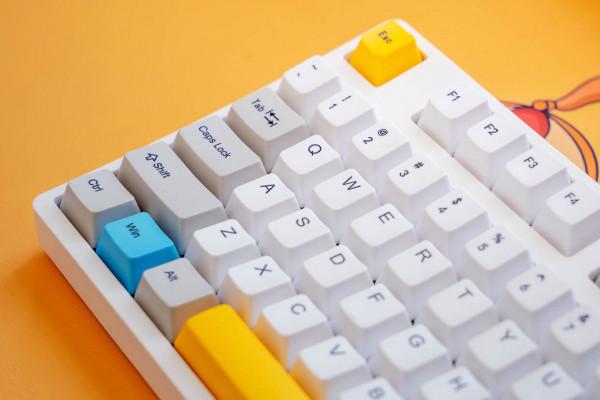 機械鍵盤再次完美迴歸，GANSS高斯GS104D藍芽無線機械鍵盤評測