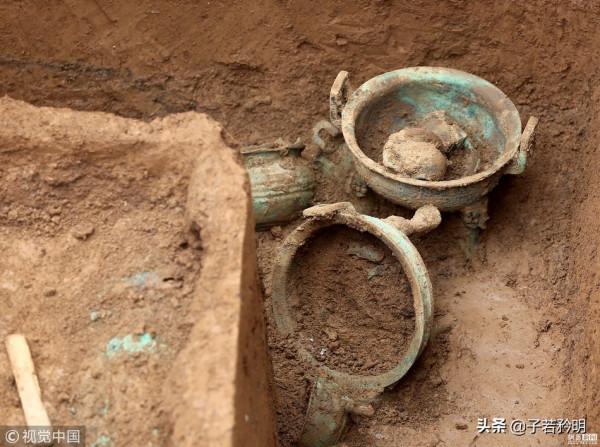 撿到金印上交國家，現今金印增值2億，老農該向國家追要獎勵嗎？