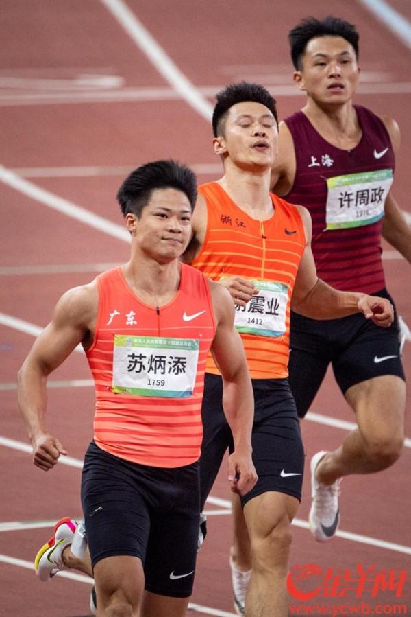 9秒95!蘇炳添全運會男子百米奪冠 9秒95!蘇炳添全運會男子百米奪冠