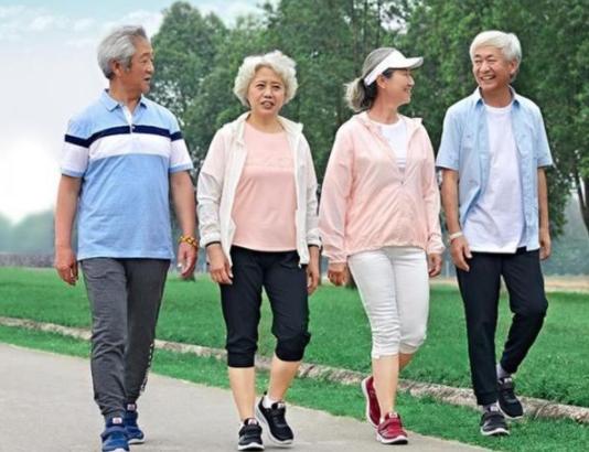 飯後散步身體好,醫生提醒:過了50歲,常做3件事或比散步好 飯後散步身體好,醫生提醒:過了50歲,常做3件事或比散步好