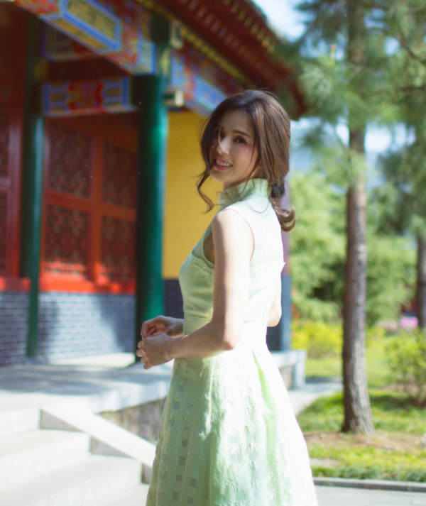 6位中年女星背影殺：年近半百仍似少女，胖一絲累贅、瘦一點沒味