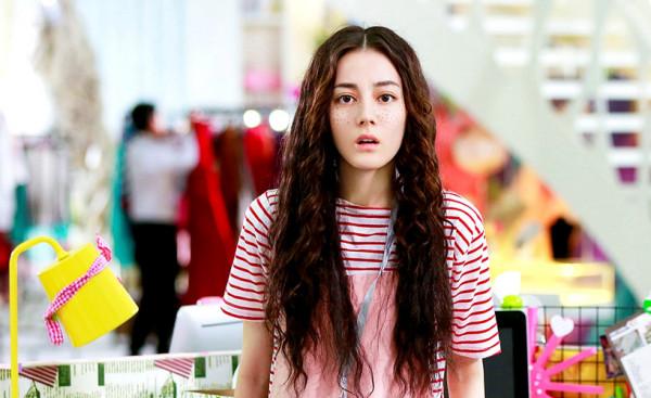 看了嘉行藝人對公司的評價,終於明白迪麗熱巴為何能堅守7年 看了嘉行藝人對公司的評價,終於明白迪麗熱巴為何能堅守7年