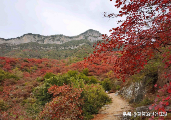 北京門頭溝，隱身在古村落群，卻是高山中經典徒步賞秋的重要驛站
