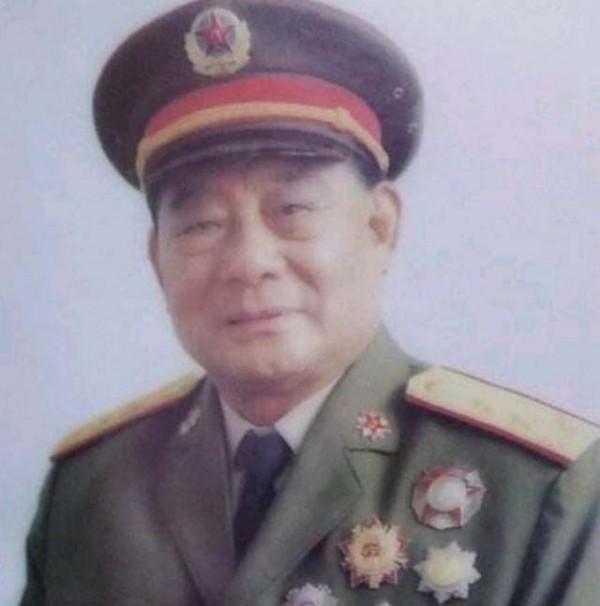 1985年裁軍重組七大軍區,司令員都是誰?後來又被授予了什麼軍銜 1985年裁軍重組七大軍區,司令員都是誰?後來又被授予了什麼軍銜