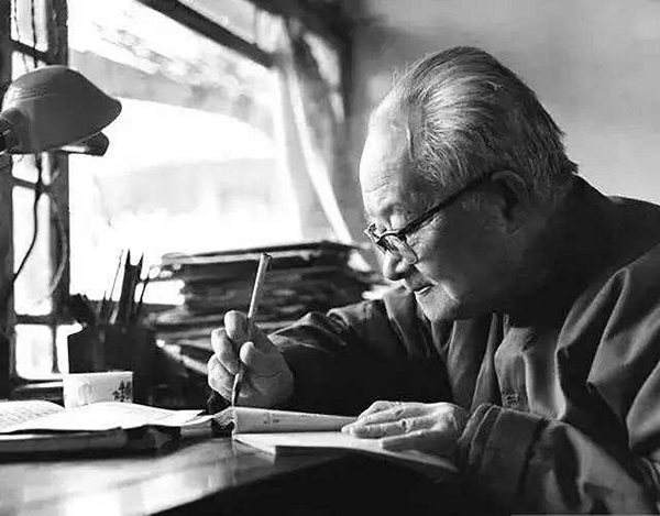 文人過年都做什麼?魯迅放鞭炮,胡適在打牌,張愛玲雨中別渣男 文人過年都做什麼?魯迅放鞭炮,胡適在打牌,張愛玲雨中別渣男