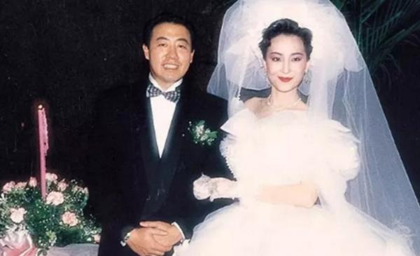 58歲“聶小倩妹妹”遭遇車禍無法動彈，曾因患癌成面目全非蛇精臉