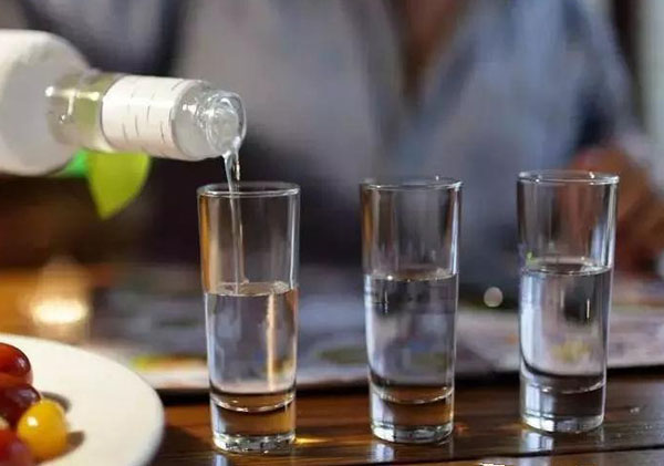 老人腎衰竭因過年突發無尿，經急救脫險，這些因素會加重腎衰竭