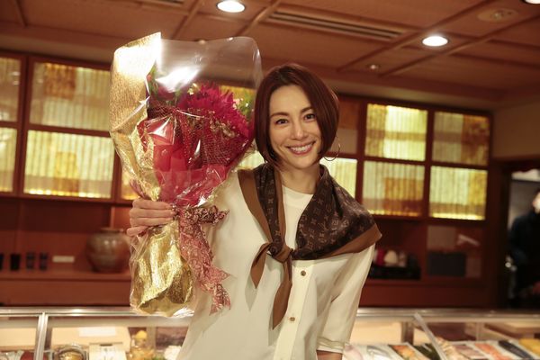 《派遣女醫X》收視破20稱霸年度冠軍!米倉涼子贊:不滅連續劇 《派遣女醫X》收視破20稱霸年度冠軍!米倉涼子贊:不滅連續劇