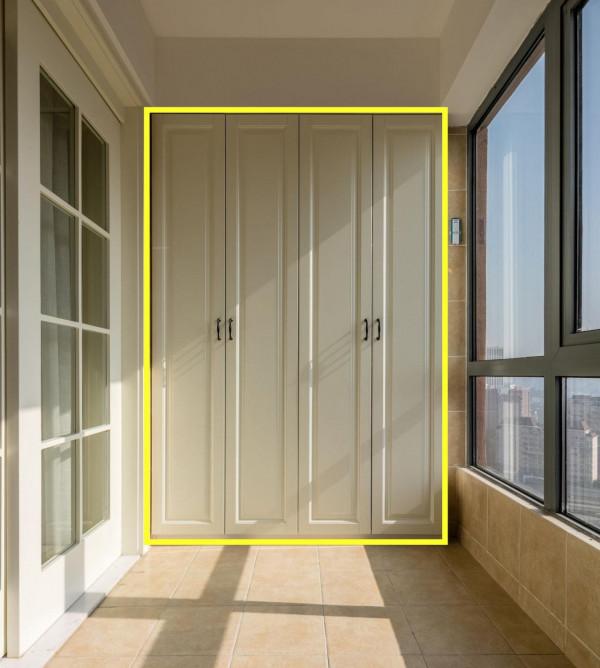 陽臺通往裝置平臺，我不多佔用面積，就把門換了，這不算違建吧？