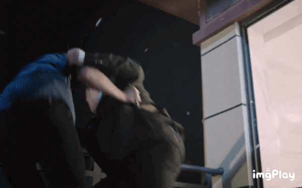 動如“瘋癲”，僵如“面癱”，2021年，就屬你們演得最讓我齣戲