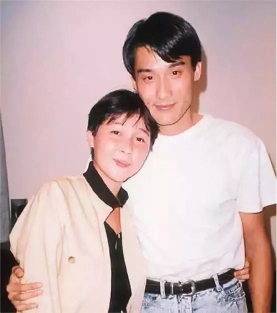 娛樂圈中10大“痴情硬漢”，一個比一個痴情，最大74歲，最小36歲