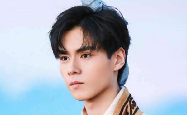 18個“曇花”明星巔峰PK，下坡路走成斷崖墜落，是倒黴還是太作？