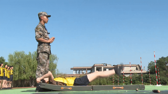 實力+顏值!陸航小姐姐入列就飛直-20 實力+顏值!陸航小姐姐入列就飛直-20