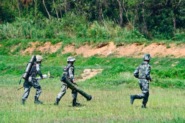 反坦克火箭彈射擊，看著就帶勁兒！
