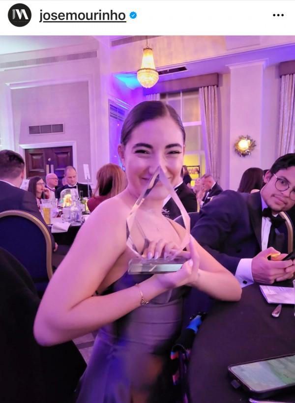 穆里尼奧為女兒的品牌帶貨，不要一分錢，而且還非常的開心