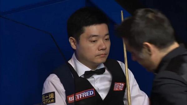 冠軍聯賽賽果播報，梁文博小組頭名晉級，賽後採訪恐喚醒丁俊暉