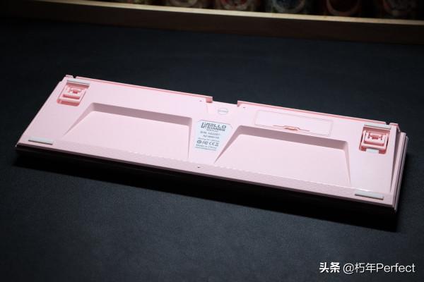 HELLO GANSS HS108T 三模熱插拔機械鍵盤開箱評測 HELLO GANSS HS108T 三模熱插拔機械鍵盤開箱評測