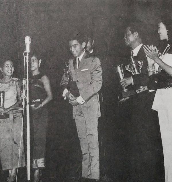 西哈莫尼國王從小就相貌漂亮，他是最英俊的國王，沒有之一