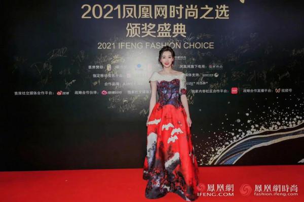 鳳凰網時尚盛典：陳數寶刀未老袁冰妍白到發光，孫一文豔壓眾明星