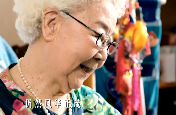 把唐國強和張國立安排在一起，導演用心了，殷秀梅把晚會推向高潮