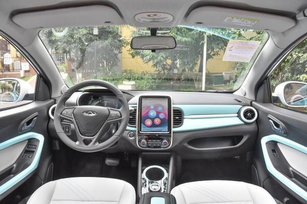標配4座，入門續航301km，前後獨立懸架，奇瑞小螞蟻不是老頭樂