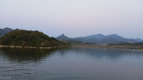 一個養女的善與惡