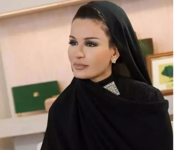 中東“武則天”莫扎:為復仇嫁仇人之子,今將卡達王朝踩腳底 中東“武則天”莫扎:為復仇嫁仇人之子,今將卡達王朝踩腳底