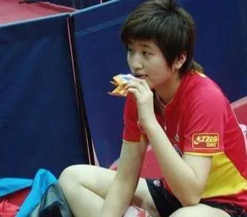 姚彥的故事：與許昕青梅竹馬，甘做許昕背後的女人