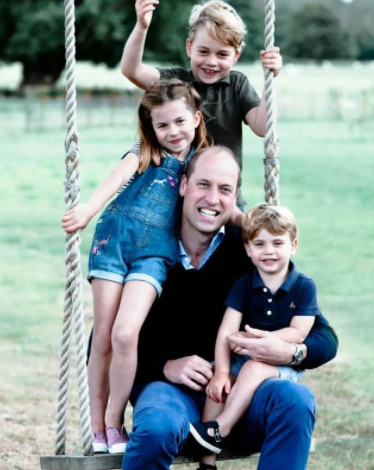 凱特三娃首次走紅毯,喬治緊張夏洛特像超模,遺傳戴安娜美人基因 凱特三娃首次走紅毯,喬治緊張夏洛特像超模,遺傳戴安娜美人基因