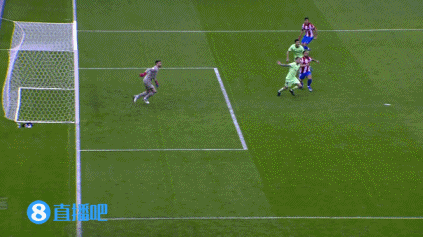 &OpenCurlyDoubleQuote;薩日朗&rdquo;！吉梅內斯飛踹伊尼戈頭部，主裁觀看VAR後將其罰下