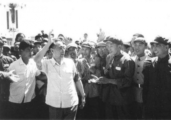 1971年，外交宴上國寶九龍杯失竊，周總理巧用魔術讓外賓原物奉還