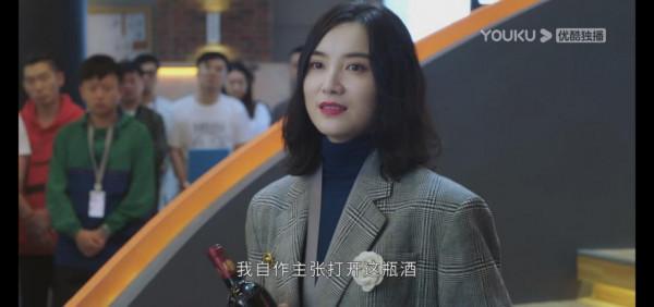 看了兩集《盛裝》，我心生感慨，國產劇都這麼拍，早追上美劇了