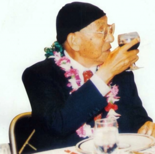 1991年,張學良囑託王冀幫忙:希望楊尚昆或鄧小平能寫一封邀請函 1991年,張學良囑託王冀幫忙:希望楊尚昆或鄧小平能寫一封邀請函