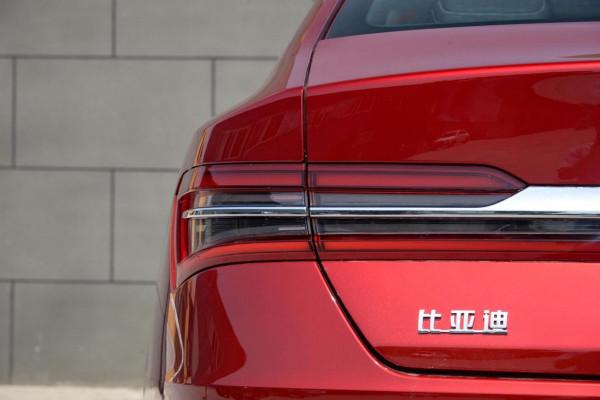 沒讓國人失望的比亞迪,配中文按鍵+車標,續航520公里14.99萬起 沒讓國人失望的比亞迪,配中文按鍵+車標,續航520公里14.99萬起