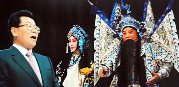 李瑞環的退休生活：默默資助貧困大學生，醉心京劇改編