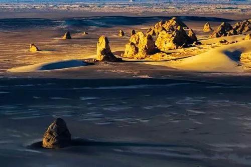 雷殿生:成為自唐朝以來首次走出羅布泊的人,後把經歷出書獲大賣 雷殿生:成為自唐朝以來首次走出羅布泊的人,後把經歷出書獲大賣