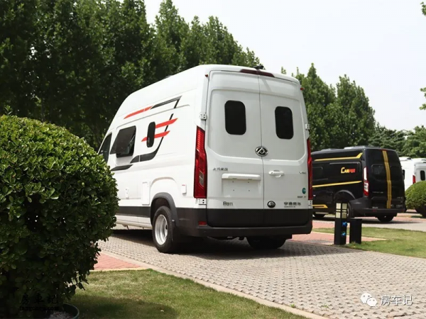 30萬級別的B型房車！宇通B311房車，會不會俘獲你的心扉？