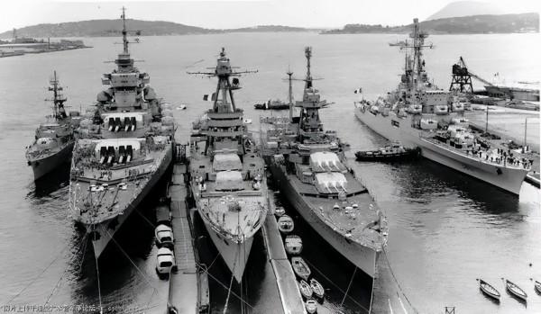 二戰中法國海軍不僅被德國打還被英國揍，最後為了尊嚴選擇自沉