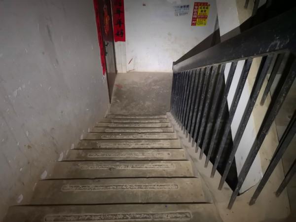 鑰匙燈，我就選多功能的