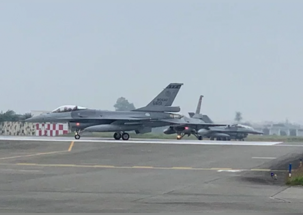 臺軍又傳事故！嘉義F-16V戰機對地攻擊訓練大角度墜海